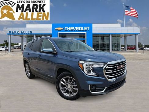 Used 2024 GMC Terrain SLT FWD image 1