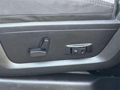 Used 2024 RAM 2500 Big Horn image 32