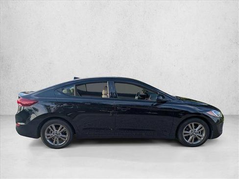Used 2018 Hyundai Elantra SEL FWD image 3