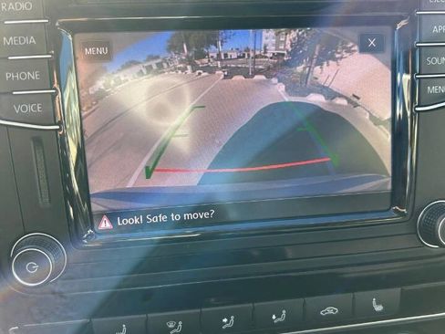 Used 2018 Volkswagen Passat 2.0T SE w/ SE Lighting Package image 48