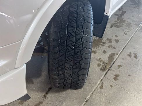 Used 2018 Ford F150 Platinum w/ Equipment Group 701A Luxury AWD/4WD image 15