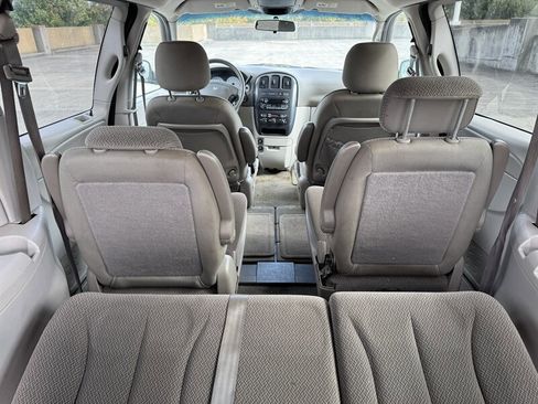 Used 2006 Dodge Grand Caravan SXT image 17