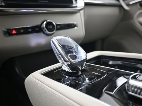 New 2026 Volvo XC90 B6 Ultra w/ Protection Package Premier image 12