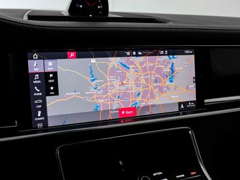 Used 2021 Porsche Panamera image 20