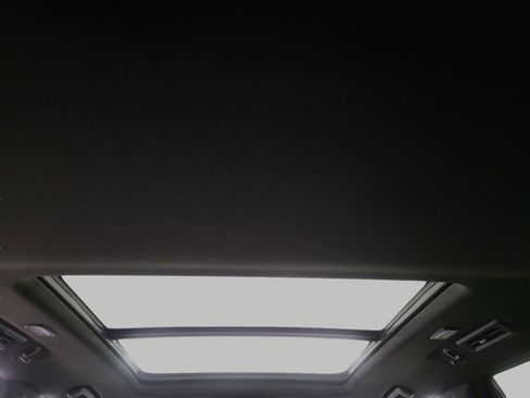 Certified 2022 Cadillac Escalade Sport image 27