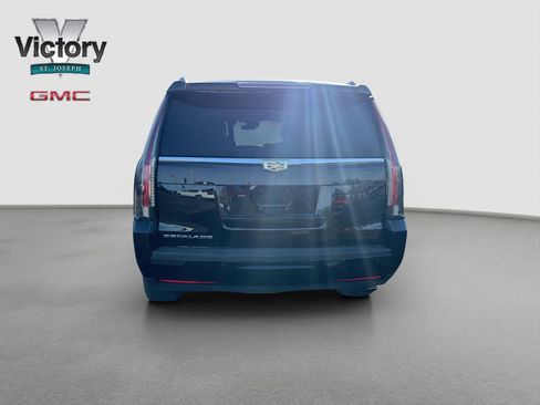 Used 2020 Cadillac Escalade Premium Luxury AWD/4WD image 14