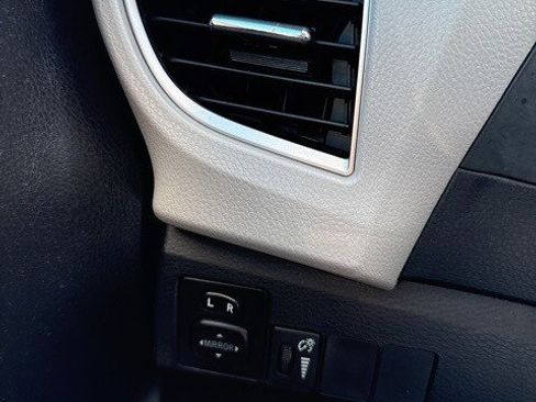 Used 2015 Toyota Corolla LE image 8