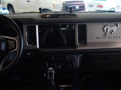 Used 2025 Ford Bronco Outer Banks AWD/4WD image 85