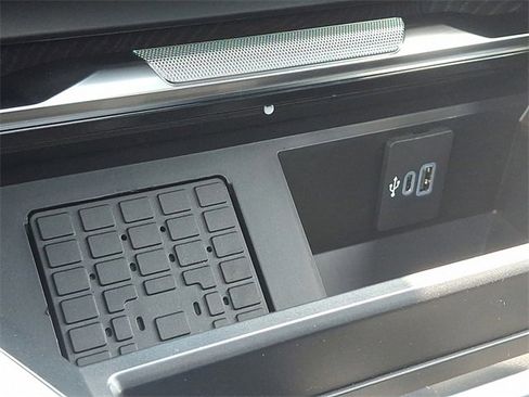 New 2025 Ford F250 Platinum image 16