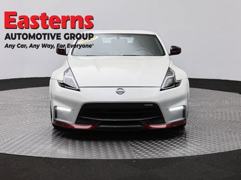 Used 2020 Nissan 370Z NISMO RWD image 2
