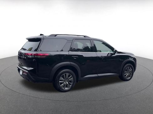 Used 2025 Nissan Pathfinder SV FWD image 14