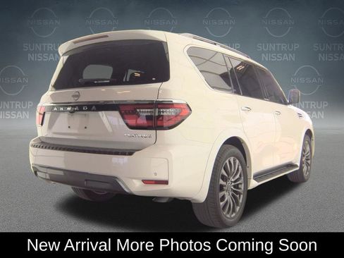 Used 2024 Nissan Armada Platinum w/ Captain's Chairs Package image 3