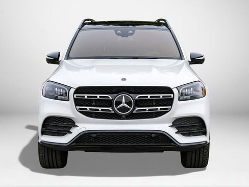 Used 2021 Mercedes-Benz GLS 580 4MATIC image 3