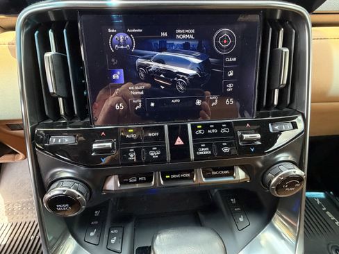 Used 2023 Lexus LX 600 4WD w/ Appearance Package image 27
