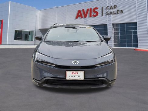 Used 2025 Toyota Prius LE image 10