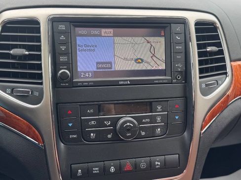 Used 2012 Jeep Grand Cherokee Overland w/ Mopar Chrome Edition Group image 19