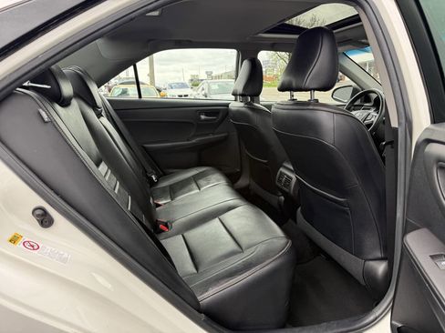 Used 2015 Toyota Camry XLE image 12