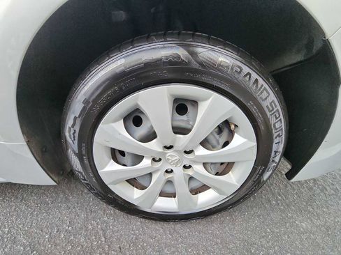 Used 2023 Toyota Corolla LE image 11