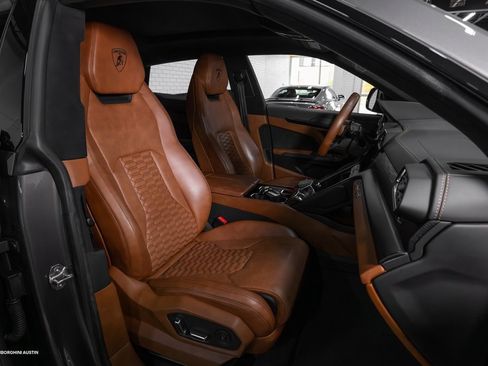 Used 2021 Lamborghini Urus image 52
