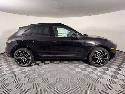 Certified 2025 Porsche Macan 2.0T image 8