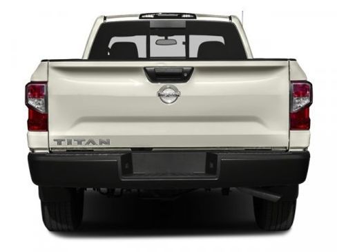 Used 2017 Nissan Titan S image 8
