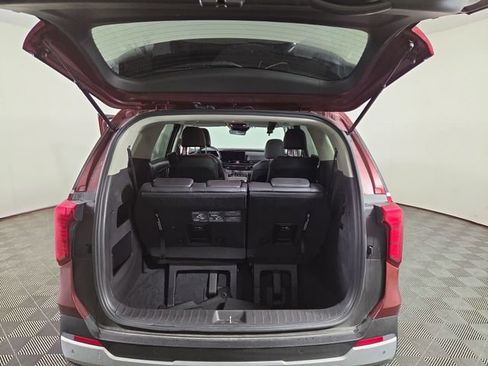 Certified 2025 Kia Carnival FWD image 29