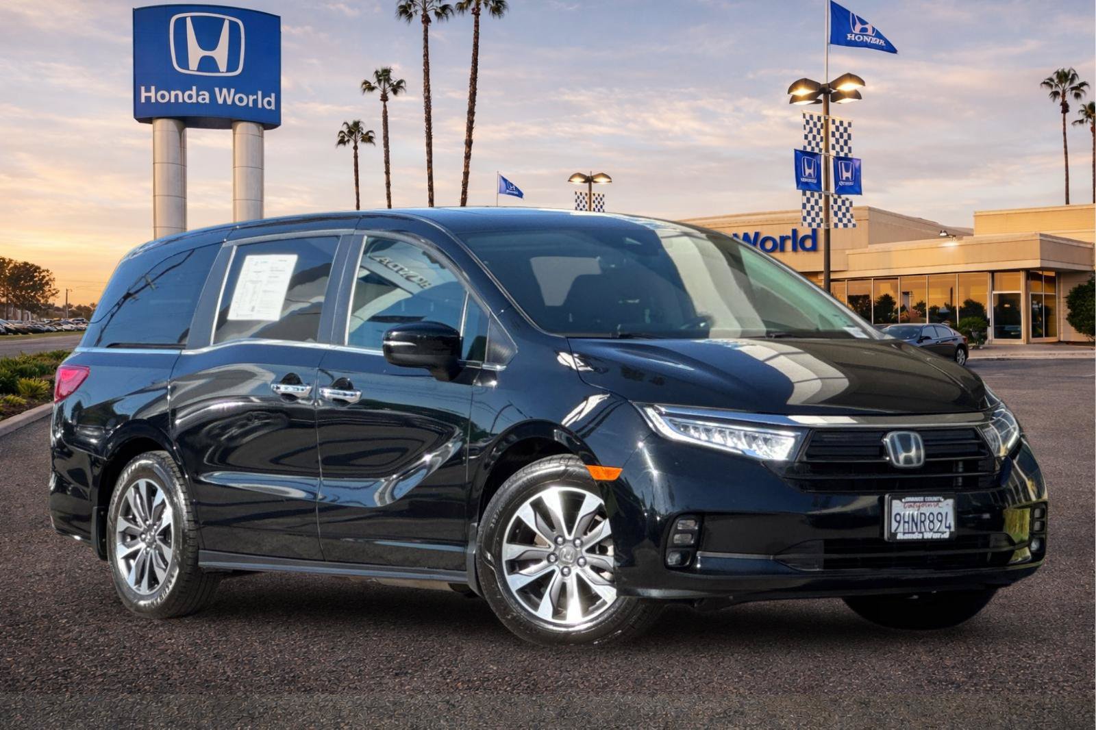 Used 2023 Honda Odyssey EX-L image 2