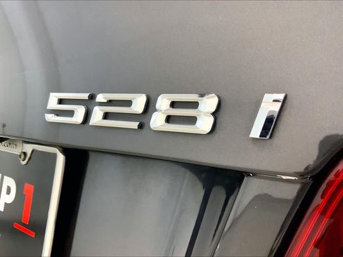 Used 2014 BMW 528i xDrive Sedan AWD/4WD image 29