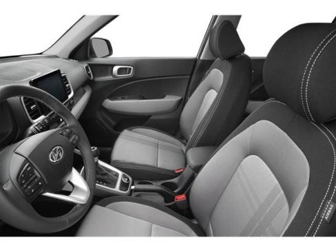 Used 2025 Hyundai Venue SEL FWD image 11