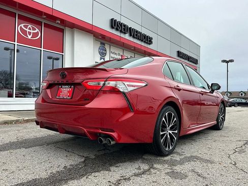 Used 2020 Toyota Camry SE image 5