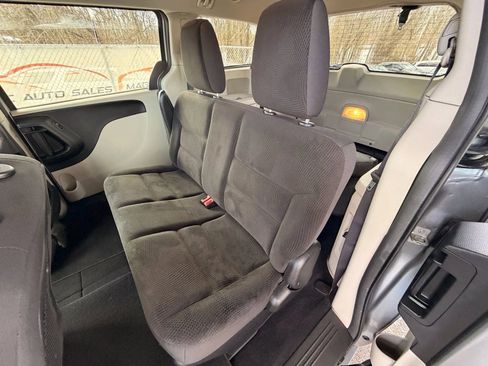 Used 2019 Dodge Grand Caravan SE image 59
