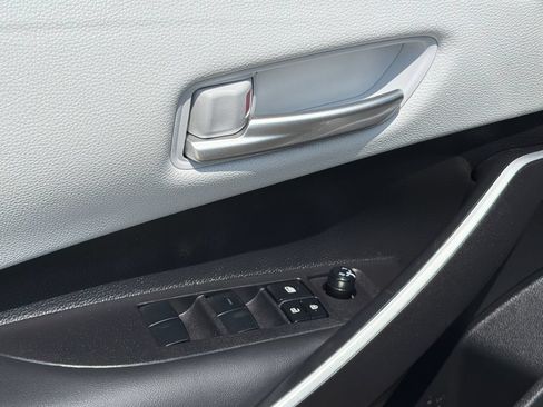 Used 2025 Toyota Corolla SE w/ SE Premium Package FWD image 20