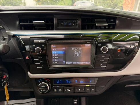 Used 2015 Toyota Corolla LE FWD image 16