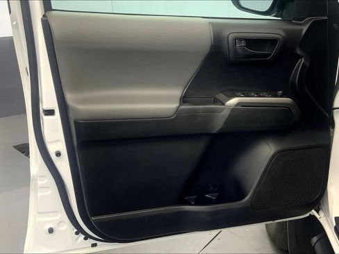Used 2020 Toyota Tacoma SR5 image 19