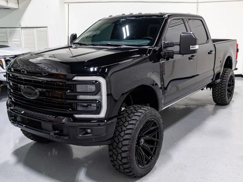 Used 2025 Ford F250 Platinum AWD/4WD image 4