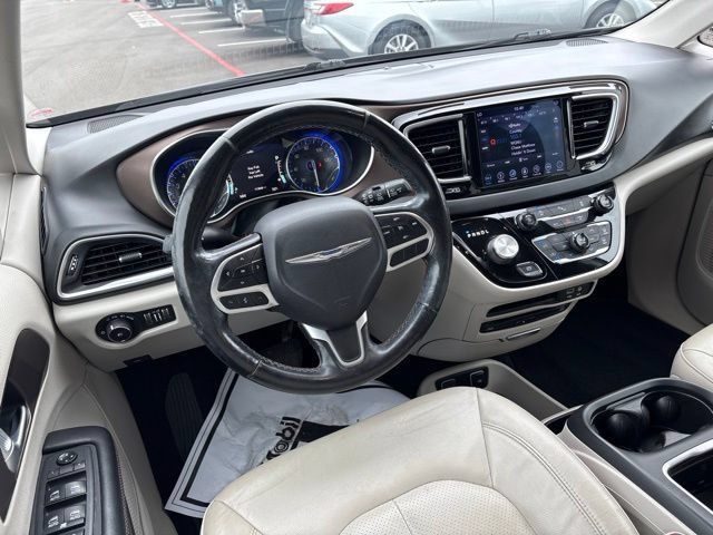 Used 2019 Chrysler Pacifica Touring-L Plus w/ Tire & Wheel Group FWD image 29