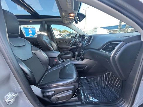 Used 2020 Jeep Cherokee Latitude Plus w/ Comfort/Convenience Group image 25