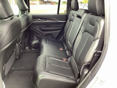 New 2025 Jeep Grand Cherokee Limited image 26