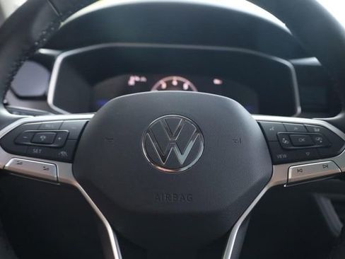 New 2025 Volkswagen Taos SE image 11