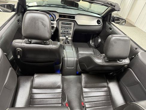 Used 2010 Ford Mustang GT RWD image 31