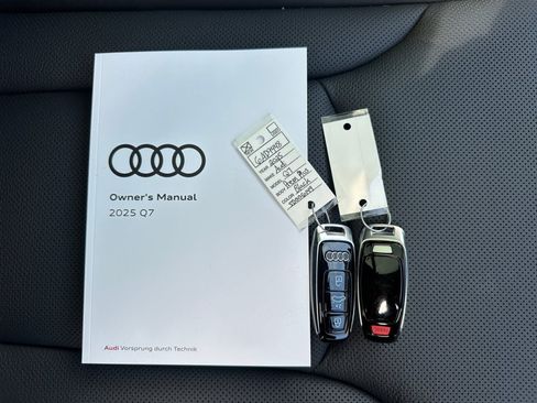 Used 2025 Audi Q7 2.0T Premium Plus AWD/4WD image 34