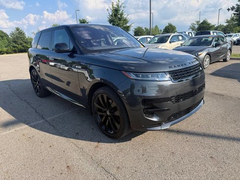 Used 2023 Land Rover Range Rover Sport SE Dynamic AWD/4WD image 3
