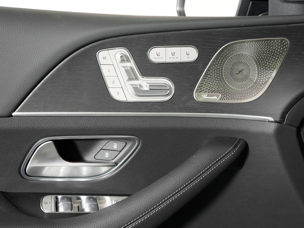 Used 2026 Mercedes-Benz GLS 450 4MATIC image 27