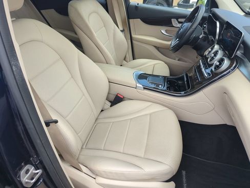 Used 2022 Mercedes-Benz GLC 300 image 38
