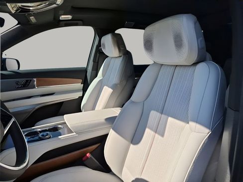 New 2026 Cadillac Vistiq Luxury AWD/4WD image 32