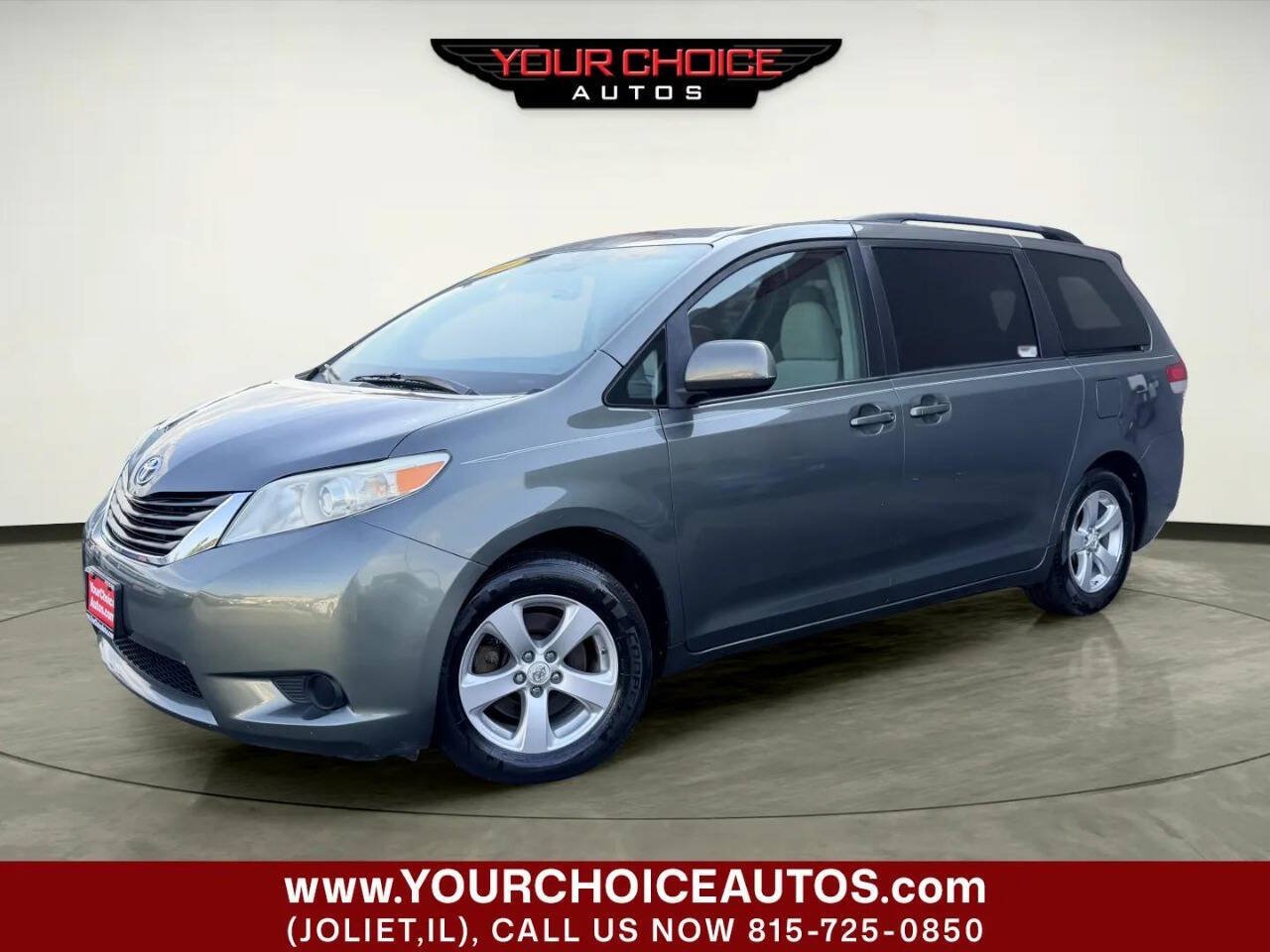Used 2011 Toyota Sienna LE FWD image 1