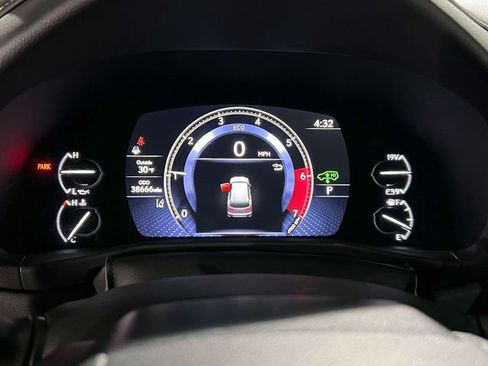 Certified 2024 Lexus LX 600 4WD w/ Appearance Package image 32