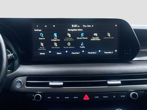 Used 2024 Hyundai Palisade Limited image 13