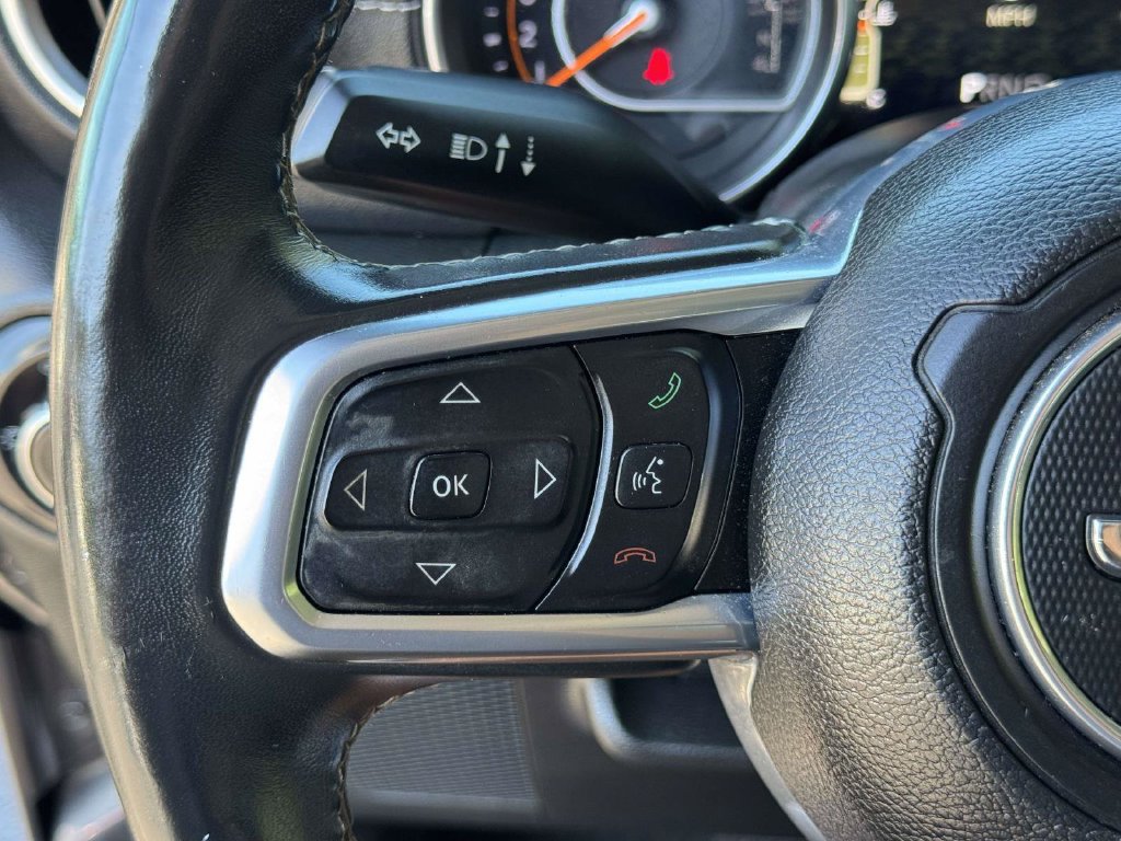 Used 2018 Jeep Wrangler Unlimited Sahara AWD/4WD image 12