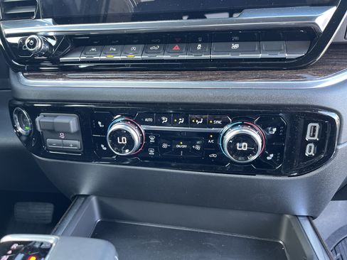 New 2026 GMC Sierra 1500 Elevation w/ Elevation Premium Package AWD/4WD image 19